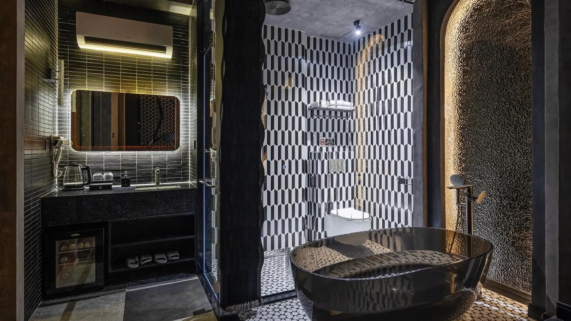 ラブホテル Pynt Hotel 2 ホーチミン市
